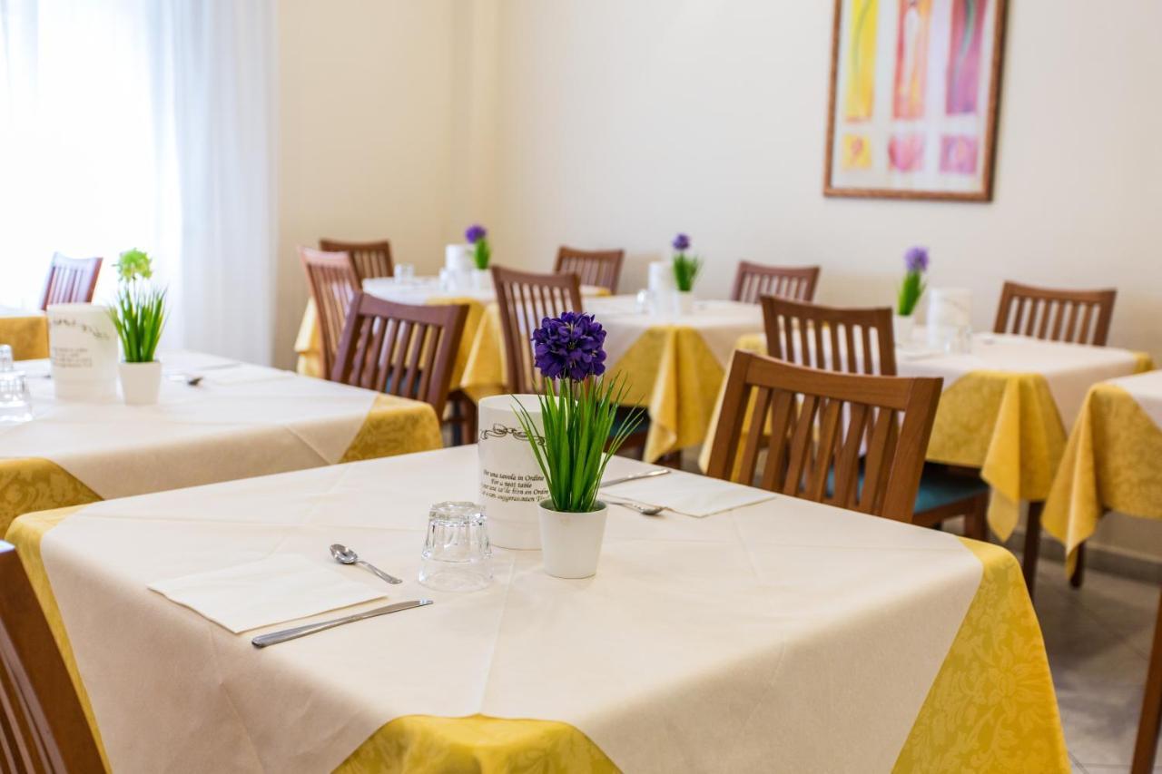Hotel Savana Rimini Exterior photo
